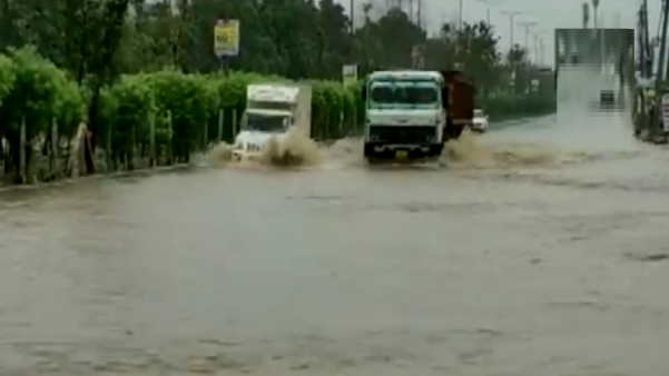 Heavy rain in Gurugram city