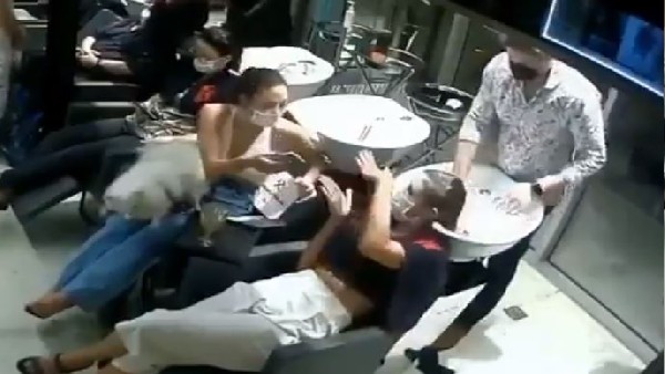 सैलून पर आई महिला का वीडियो वायरल