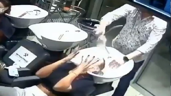 गुस्से में धो डाला मुंह