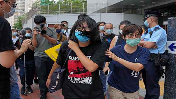 चीन में घटती प्रजनन दर को बढ़ाने के लिए युवाओं को जल्‍दी भेजा जा रहा घर 