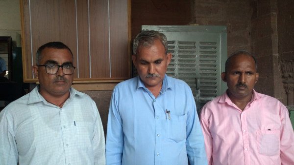 रुपए वापस मांगने पर दलाल ने की एसीबी में शिकायत रुपए वापस मांगने पर दलाल ने की एसीबी में शिकायत