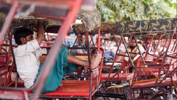 बेटे के लिए पिता चलाते थे रिक्शा