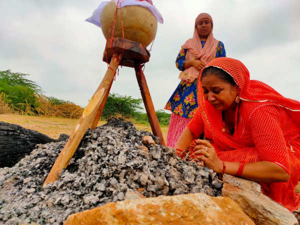 शेखावाटी में शहीद प्रतिमाएं को बांधी राखी
