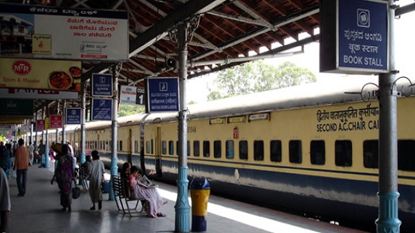 बाढ़ के कारण भारतीय रेलवे ने रद्द की कई ट्रेनें