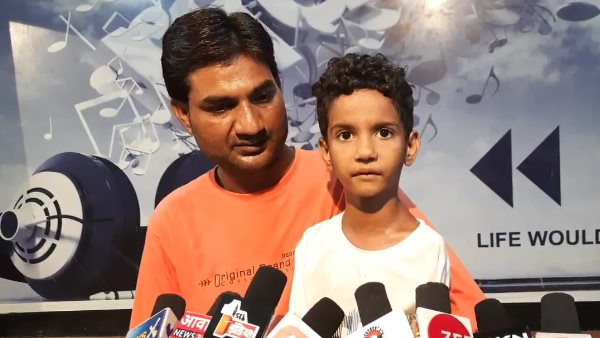 रजा किसी भी चीज को बहुत जल्दी से सीख लेता है रजा किसी भी चीज को बहुत जल्दी से सीख लेता है