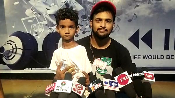 रजा के जन्म के बाद माता-पिता पूरी तरह से निराश हो गए रजा के जन्म के बाद माता-पिता पूरी तरह से निराश हो गए