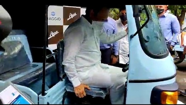 ई ऑटो की सभी खासियतों को समझा