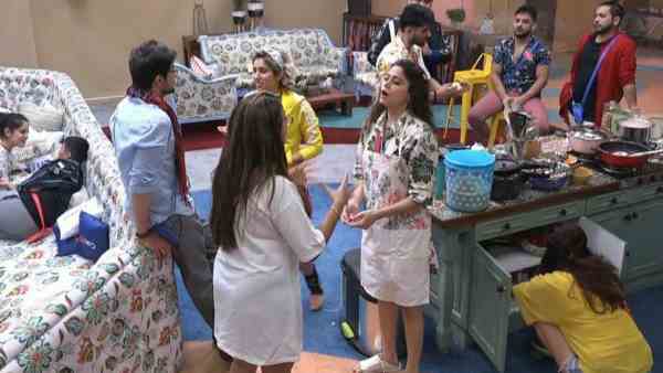 शमिता शेट्टी और अक्षरा सिंह के बीच हुई नोकझोक