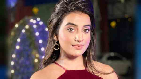 यू-ट्यूब पर ट्रेंड करते है अक्षरा सिंह के गाने