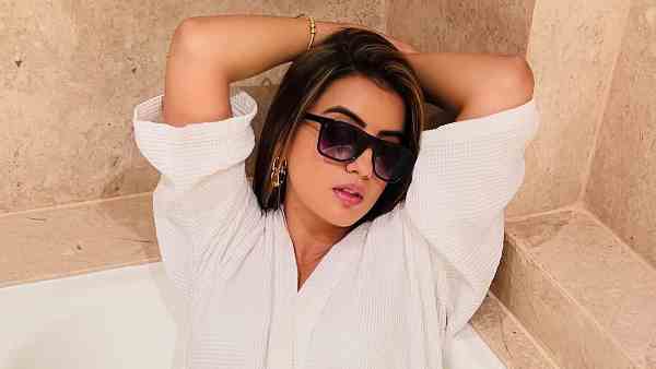 Bigg Boss OTT के प्रोमो में नजर आई अक्षरा सिंह