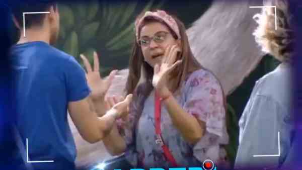 यूपी-बिहार से हैं तो क्या तमाशा हैं: अक्षरा सिंह