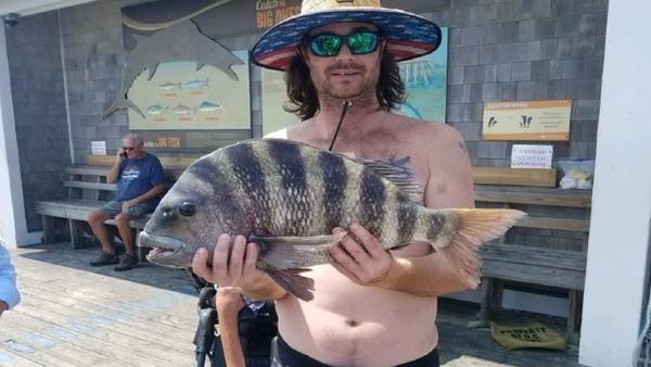 सोशल मीडिया पर लोग परेशान