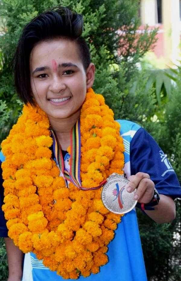 विश्व में चार नंबर की खिलाड़ी