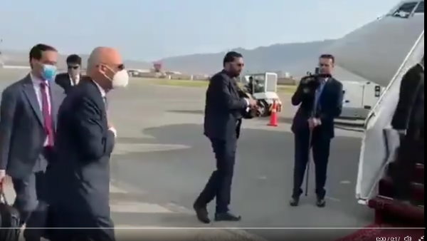 अफगानिस्तान छोड़ने से पहले अशरफ गनी ने पैसों से भरा हेलीकॉप्टर