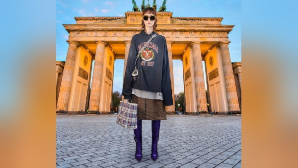 बैग की कीमत देख लोग हैरान