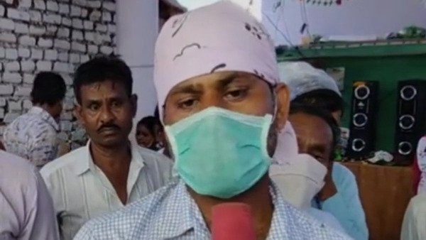 पहले बाबा खुद उन अंगारों पर चला