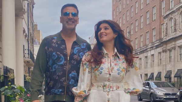 अक्षय कुमार और ट्विंकल खन्ना ने लंदन में देखी बेल बॉटम 