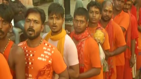 शिवपुराण और शिव चालीसा का पाठ