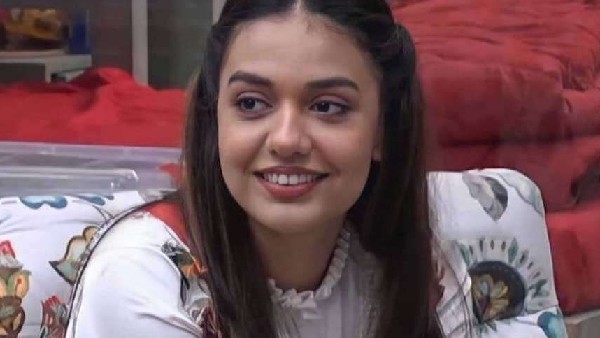 शमिता कर रहीं रोमांस