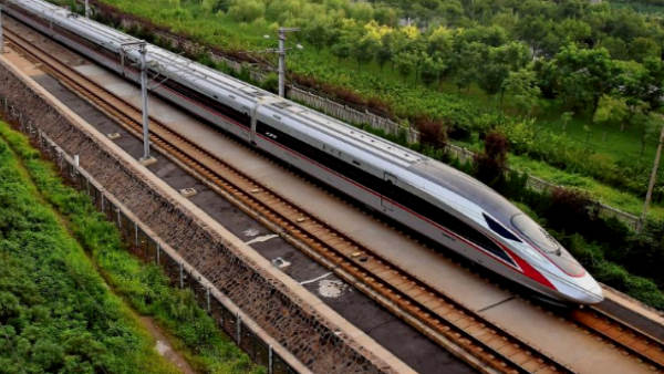  दिल्ली से अहमदाबाद तीन घंटे में