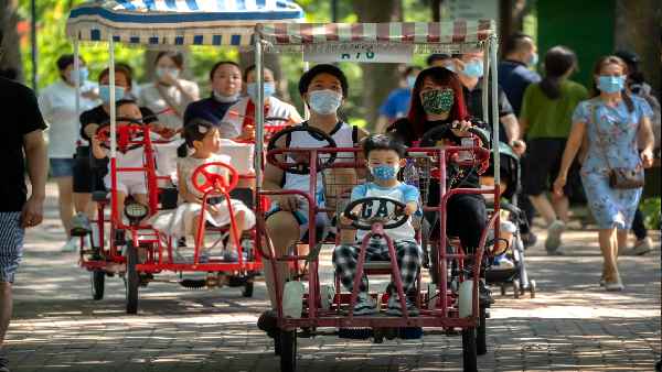 चीन में माता-पिता फैसले की कर रहे हैं तारीफ