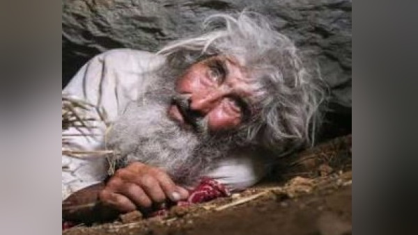 वैक्सीन के लिए 20 साल बाद गुफा से बाहर निकला शख्स