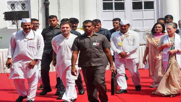 इलेक्ट्रॉल बॉन्ड से कांग्रेस की कमाई घटी