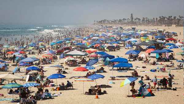 दो मंजिला इमारत के बराबर धरती में समा गया शहर