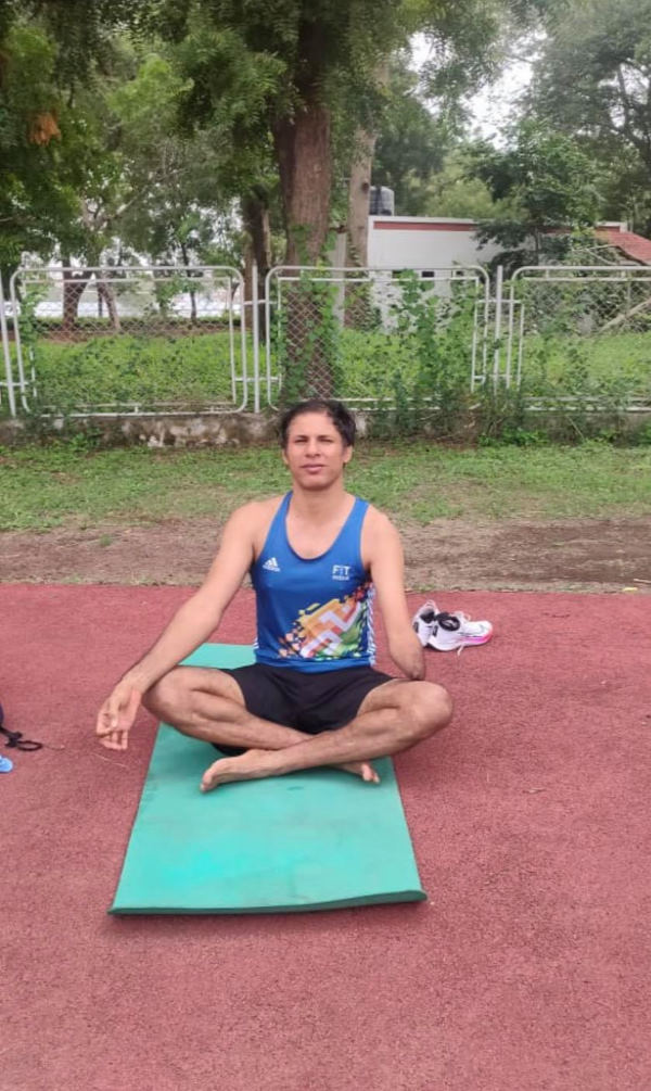 बायां हाथ खोना पड़ा बायां हाथ खोना पड़ा