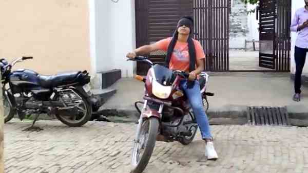 कक्षा आठ में पढ़ने के दौरान मिली दिव्य दृष्टि कक्षा आठ में पढ़ने के दौरान मिली दिव्य दृष्टि