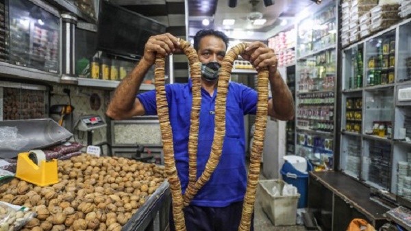 ड्राई फ्रूट की कीमतें छूने लगी आसमान ड्राई फ्रूट की कीमतें छूने लगी आसमान