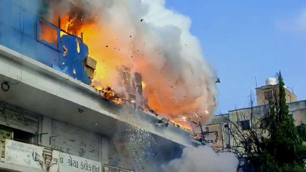 firecracker godown blast