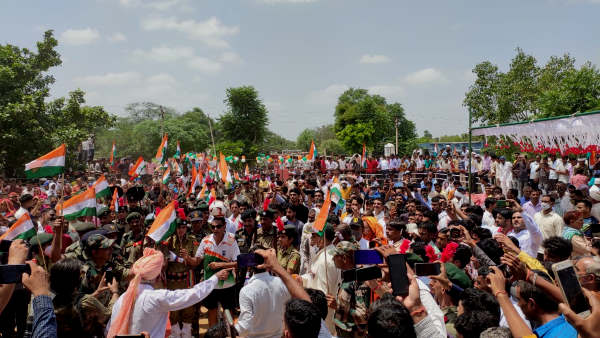 कार्यक्रम में हजारों लोगों ने की शिरकत कार्यक्रम में हजारों लोगों ने की शिरकत