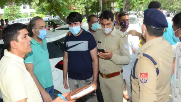 miscreants robbed rs 45 lakh from businessman in ghaziabad miscreants robbed rs 45 lakh from businessman in ghaziabad