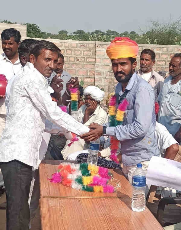 इन सदस्यों ने की खुदकुशी