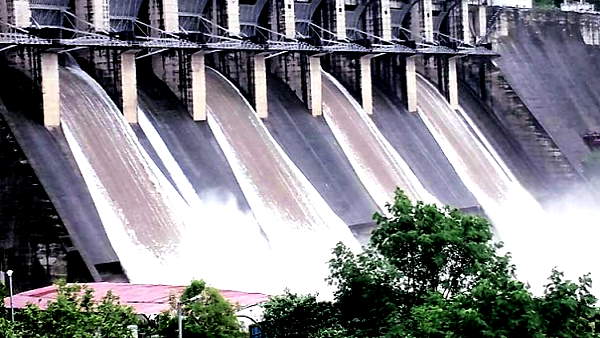 देश का सबसे बड़ा नर्मदा-बांध आधा भरा