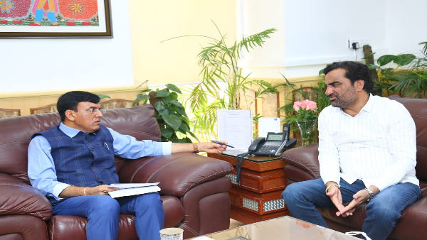  नागौर सांसद हनुमान बेनीवाल ने चिकित्सा मंत्री से मुलाकात की