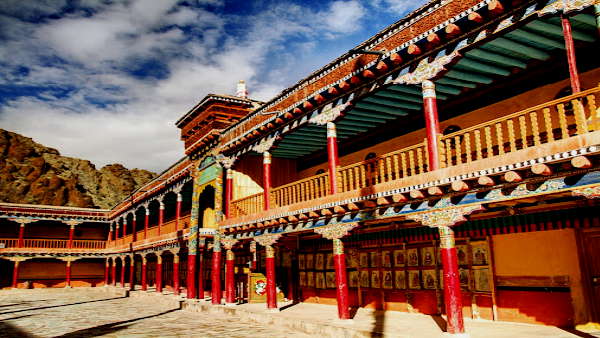 3. हेमिस मठ, हेमिस: