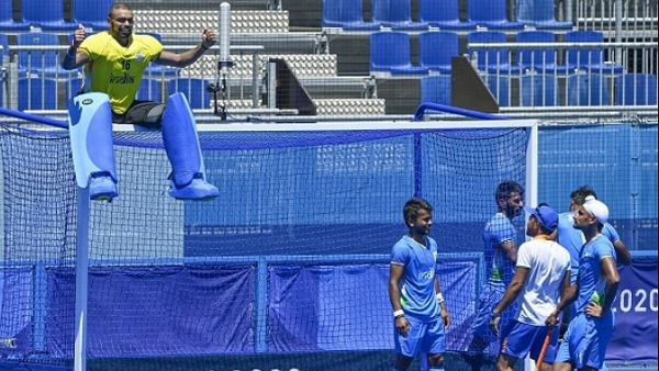 शिवसैनिकों ने PR से पूछा था- क्या तुम पाकिस्तानी हो?