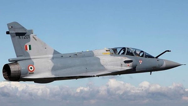  विमान के पिछले हिस्से में लगता है चैफ