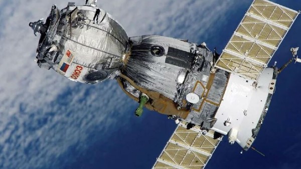 दमदार कैमरे सैटेलाइट की सबसे खास बात 