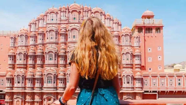  कहां पर बनाता गंदे वीडियो?