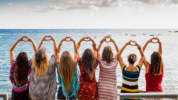 कौनसी लड़कियों के वीडियो बने?