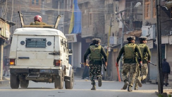 डिजिटल सबूतों के आधार पर हो पत्थरबाजों की पहचान डिजिटल सबूतों के आधार पर हो पत्थरबाजों की पहचान