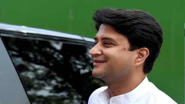 पिता माधवराव सिंधिया को मिला था वह बंगला पिता माधवराव सिंधिया को मिला था वह बंगला