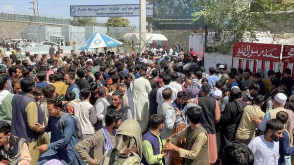 काबुल से निकलना आसान नहीं था