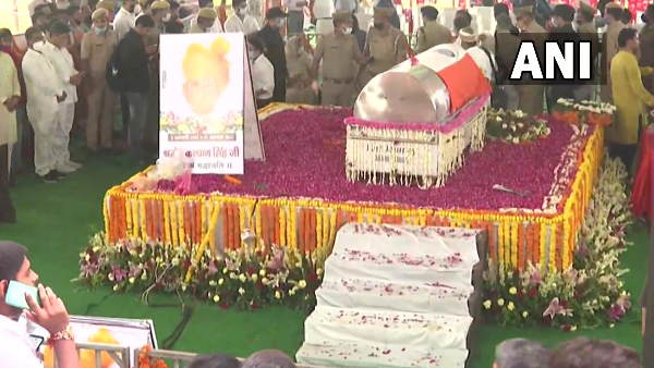 Kalyan Singh Cremated today at the banks of river Ganga in Narora Kalyan Singh Cremated today at the banks of river Ganga in Narora
