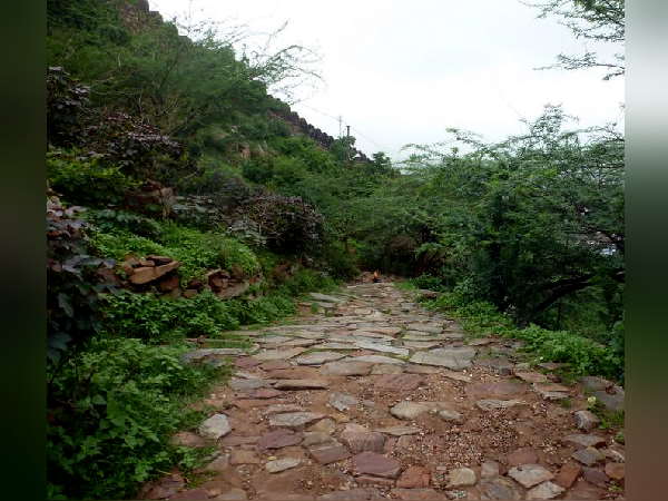 इन पहाड़ों में भी बजी थी कान्हा की बांसुरी: