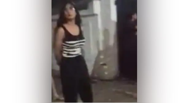 प्रियदर्शिनी कहती है- क्या ये घर को काला पेंट कर सकते हैं