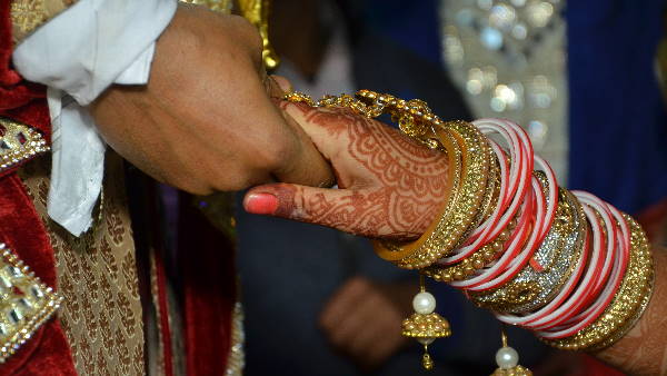 2015 में कोलकाता में हुई थी दोनों की शादी 2015 में कोलकाता में हुई थी दोनों की शादी